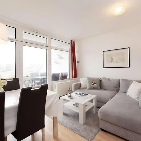 Stranddistel 2 Strandvergnuegen Burgtiefe auf Fehmarn