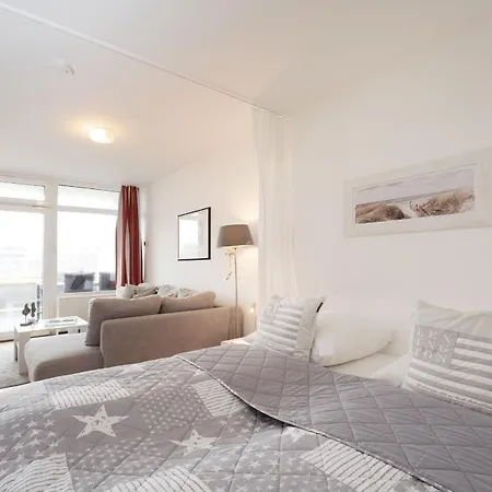 Stranddistel 2 Strandvergnuegen * Burgtiefe auf Fehmarn