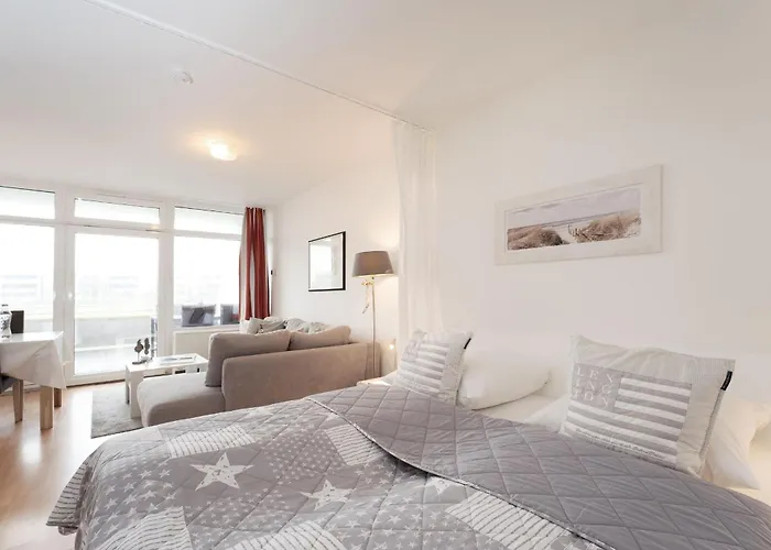 Stranddistel 2 Strandvergnuegen * Burgtiefe auf Fehmarn